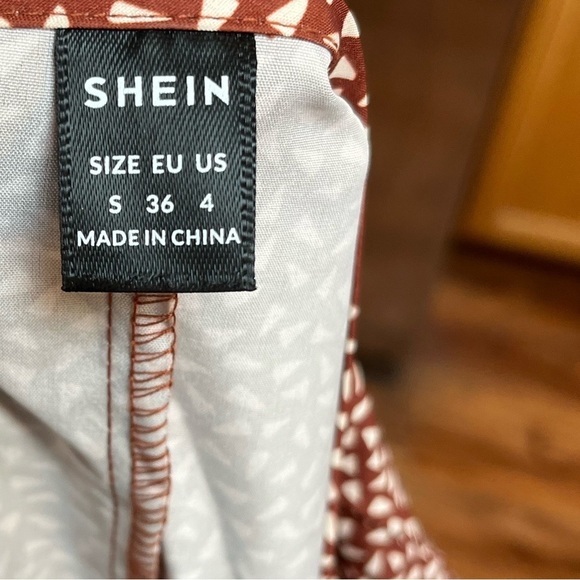 Women’s Red Brown Geometric Print Short Sleeve Tie Wrap Blouse Size Small - Picture 6 of 10